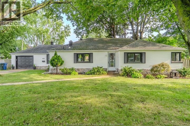 Property Photo: 805 Roselawn Drive ON N9E 1K7