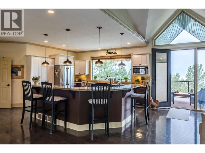 Property Photo: 180 Peregrine Court BC V0H 1V6