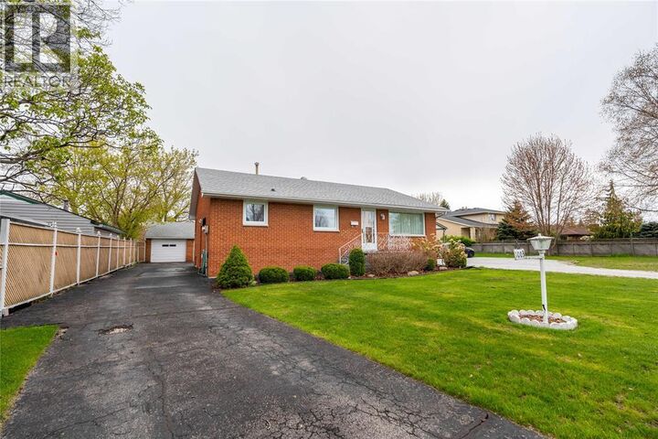 Property Photo: 1003 Michigan Avenue ON N7T 7B7
