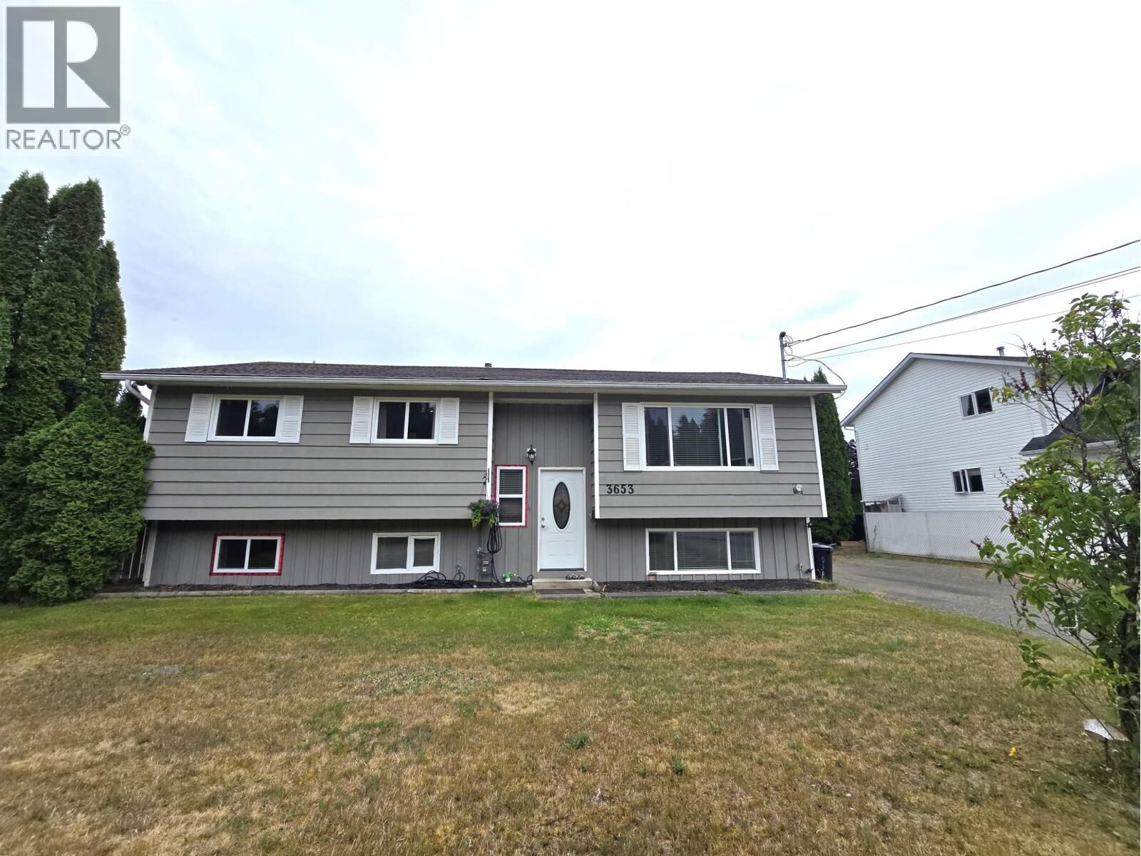 Photo de la propriété: 3653 Hawthorne Avenue BC V8G 5E1