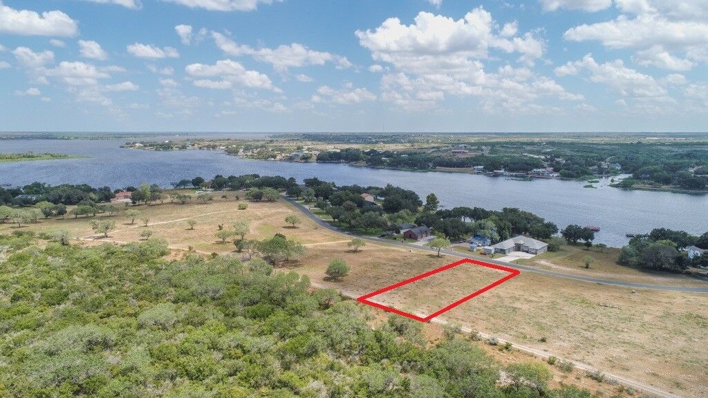 Property Photo:  16 Lakeshore Drive  TX 78383 