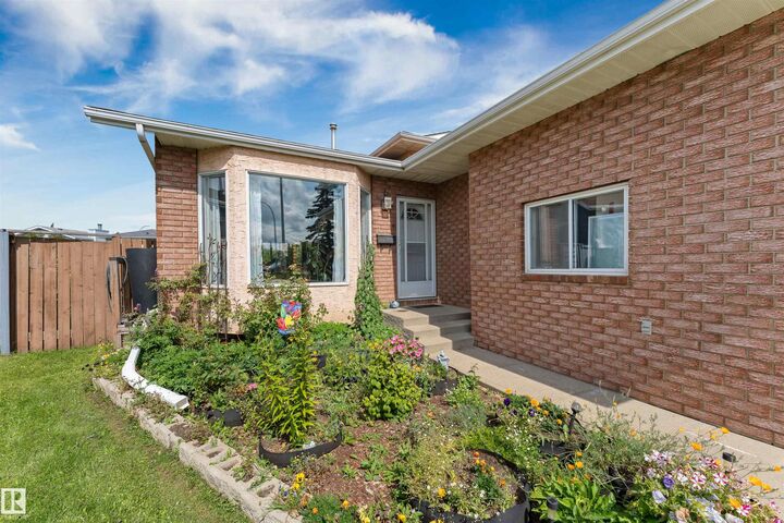 Property Photo: 16724 88 St NW AB T5Z 2X3