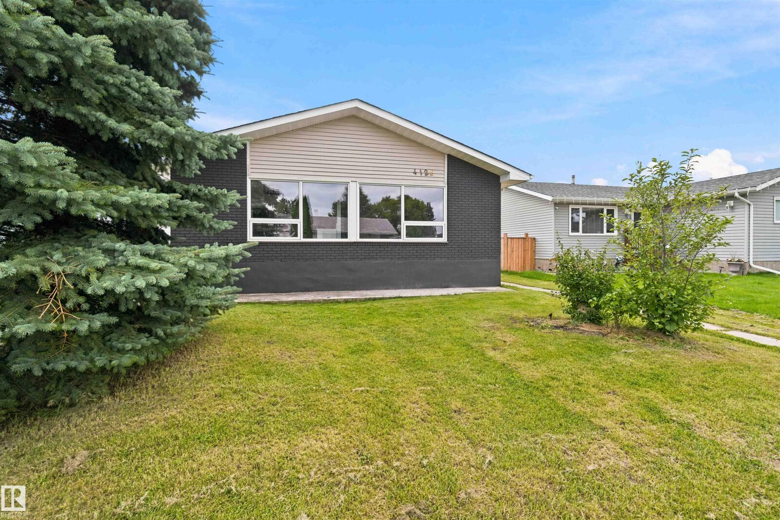 Property Photo:  4129 134A Avenue NW  AB T5A 2N2 