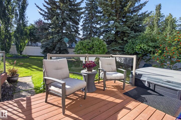 Property Photo: 15 Hickory Crescent AB T8A 5E9