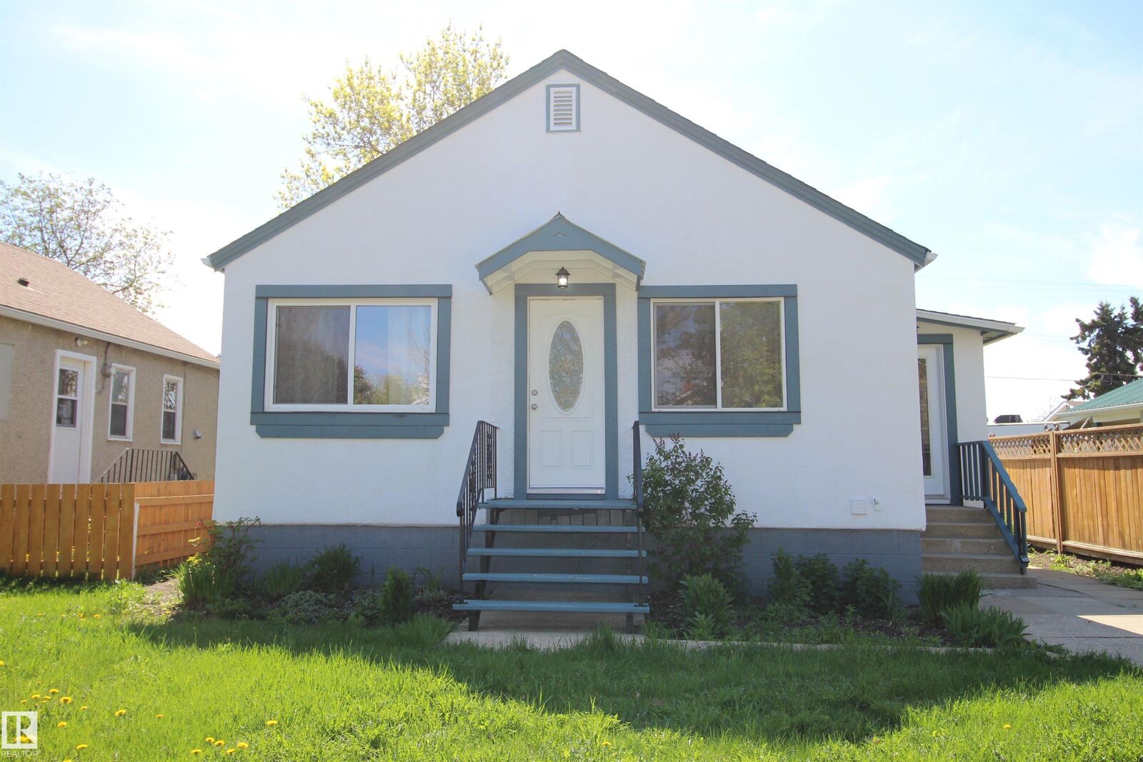 Property Photo: 10123 104 Street AB T7P 1V3