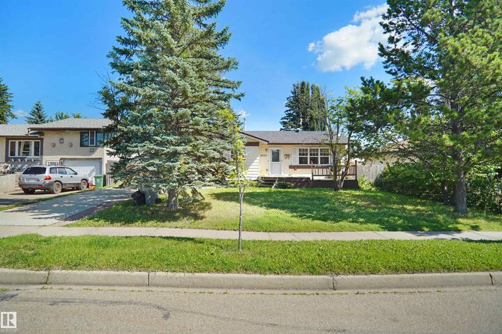 Property Photo:  4603 44 Street  AB T4X 1H3 