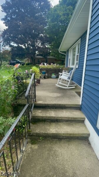 Property Photo:  8 Regina Ln  NJ 07838 