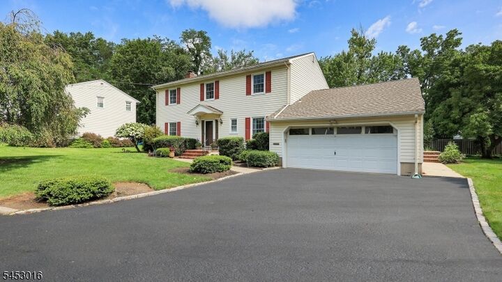 Property Photo:  10 Canterbury Pl  NJ 07016 