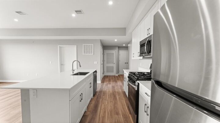 Property Photo: 475 Communipaw Ave 504 NJ 07304