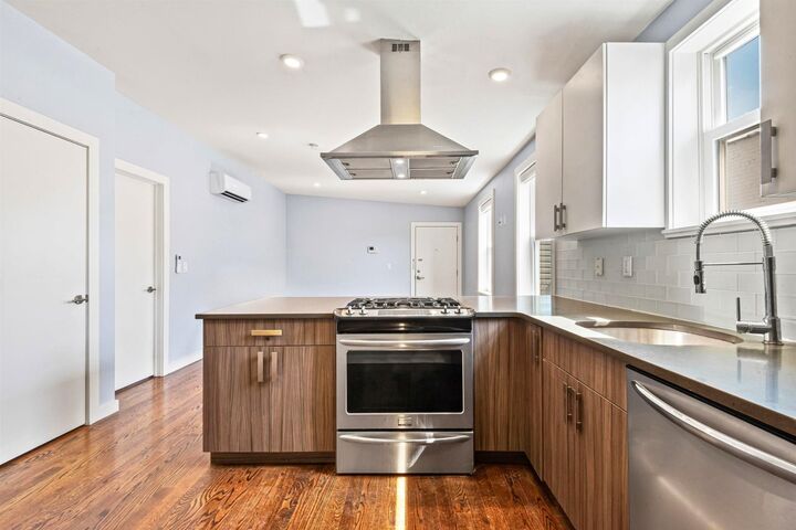 Property Photo:  102 Colgate St 302  NJ 07302 