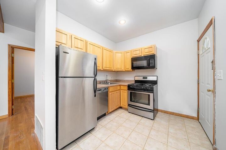 Property Photo:  100 Central Ave 3  NJ 07306 