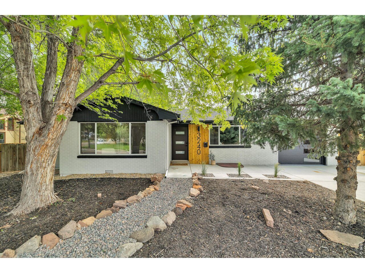 Property Photo: 3240 Folsom St CO 80304