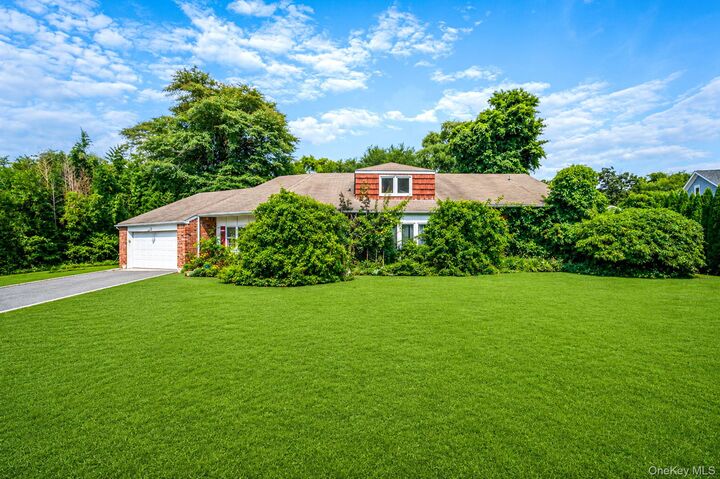 Property Photo:  893 Gardiner Drive  NY 11706 