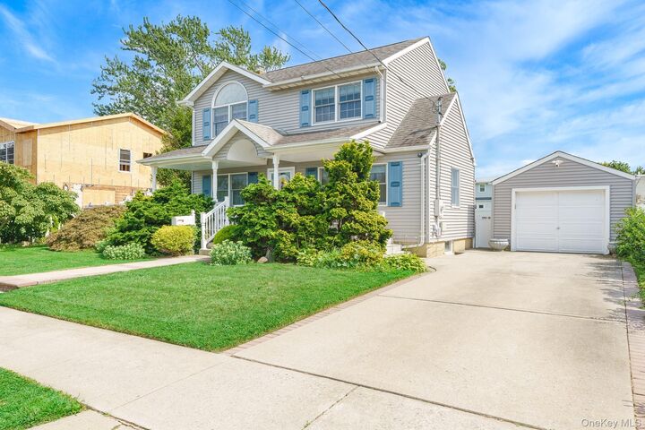 Property Photo:  219 Leonard Street  NY 11710 