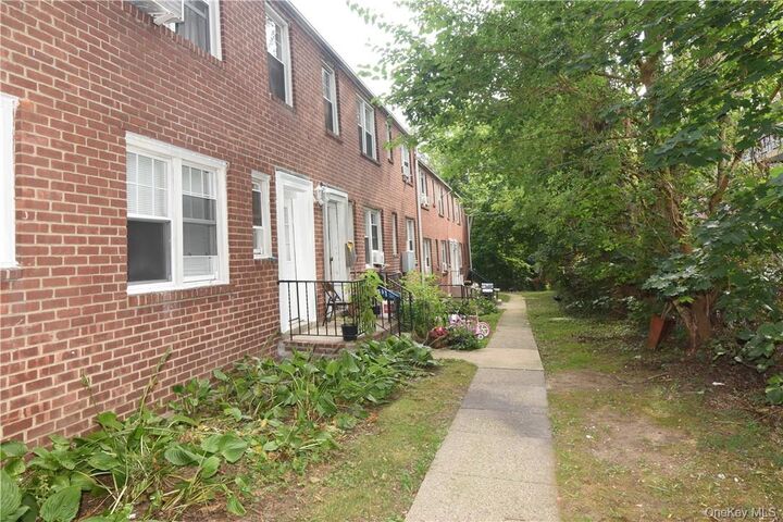 Property Photo:  101 Carpenter Avenue B7  NY 10549 