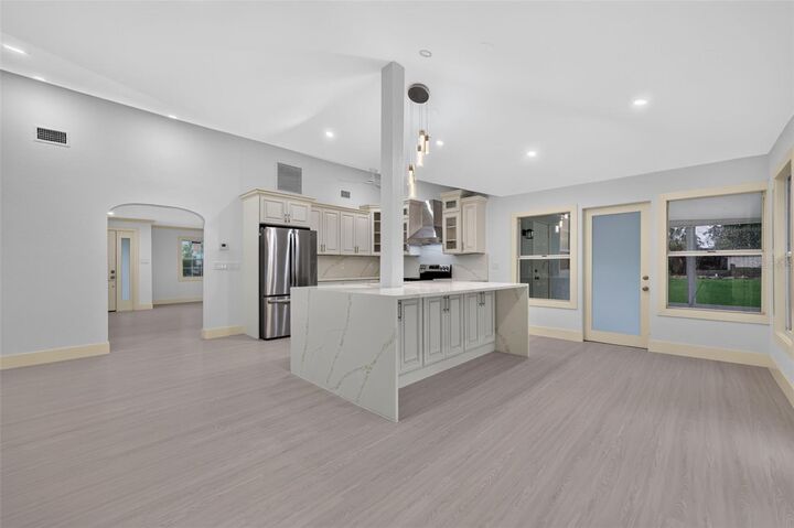 Property Photo:  870 Narcissus Avenue  FL 33767 