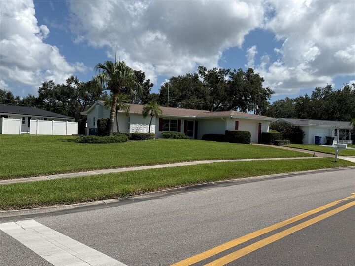 Property Photo:  3190 Regatta Circle  FL 34231 