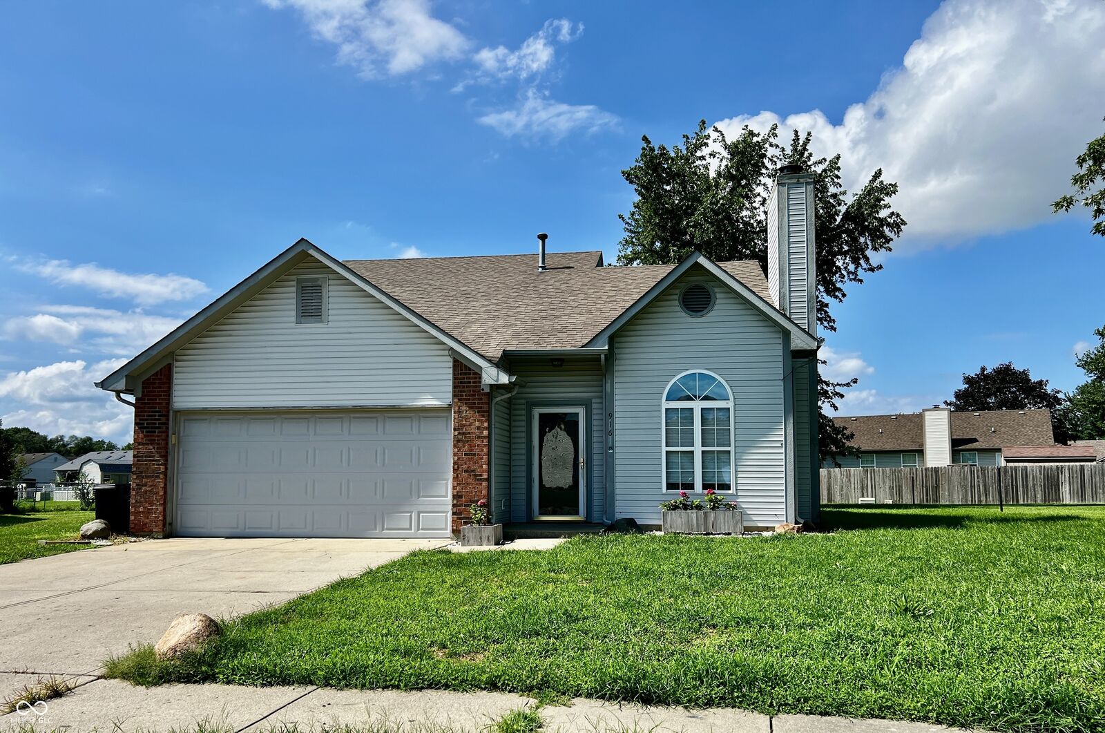 Property Photo:  916 Congressional Way  IN 46176 