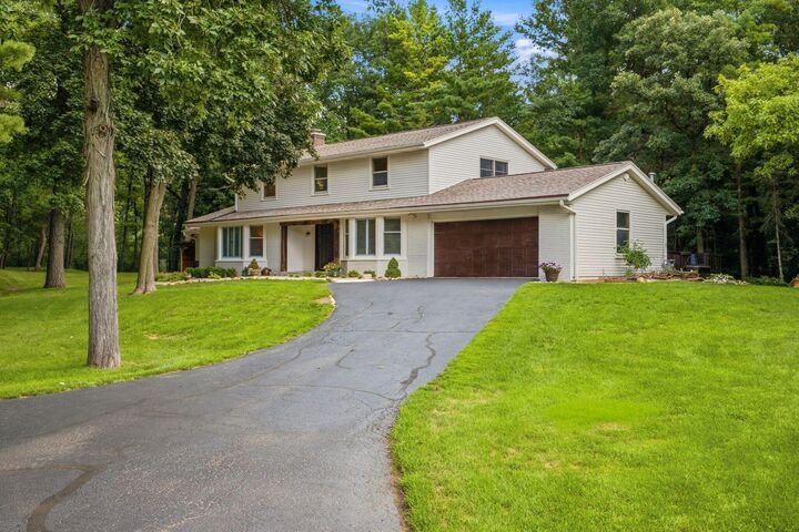 Property Photo: W342s4524 Moraine Hills Dr WI 53118