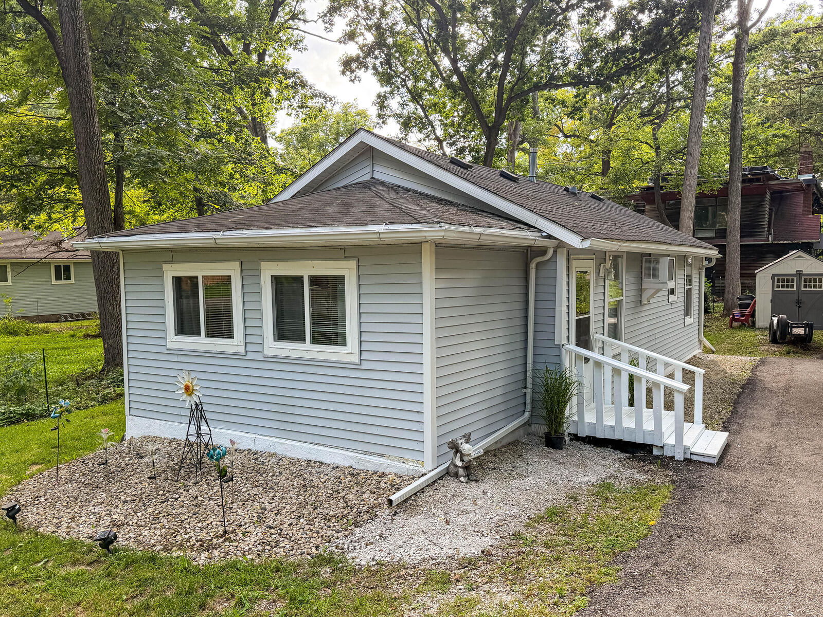 Property Photo: 2908 Circle Dr WI 53105