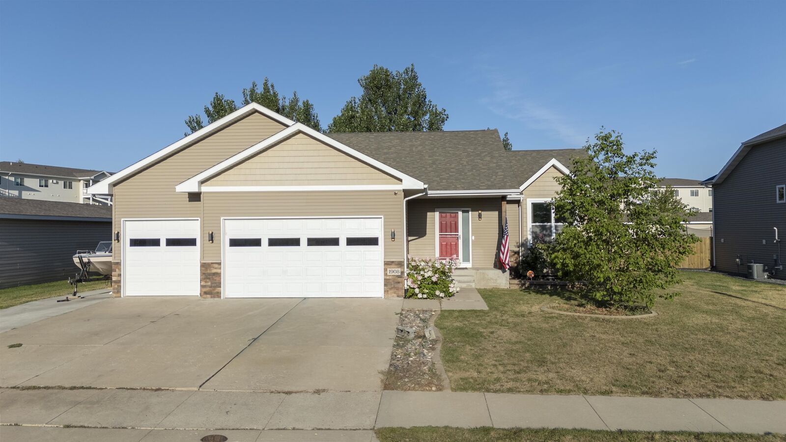 Property Photo: 1908 26th St SW ND 58701-0000