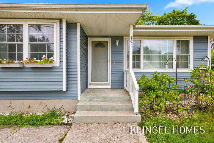 Property Photo: 461 W Hile Road MI 49441