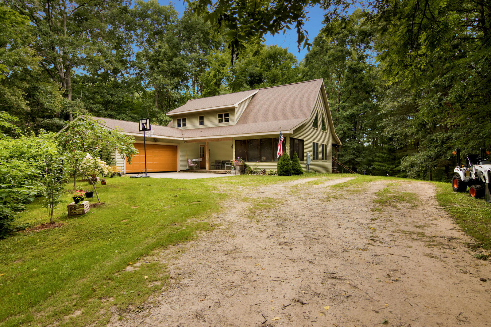 Property Photo:  1846 E Koenig Road  MI 49411 