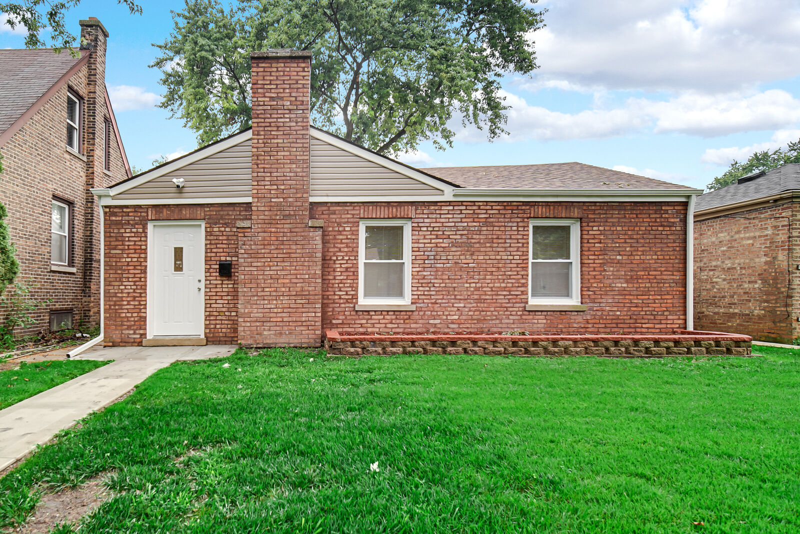 Property Photo: 13706 S Atlantic Avenue IL 60827