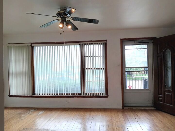 Property Photo:  2133 W 49th Place  IL 60609 