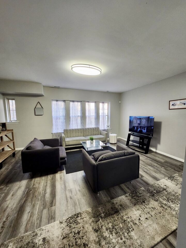 Property Photo:  2315 E 70th Place 213  IL 60649 