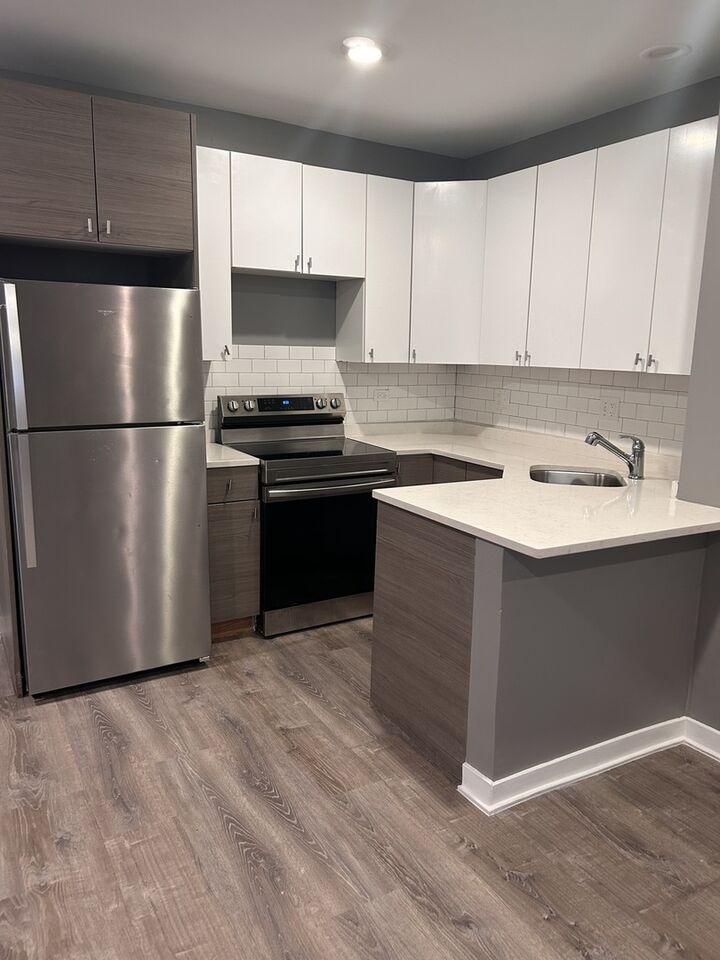 Property Photo: 4400 S Drexel Boulevard 409 IL 60653