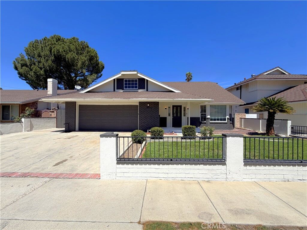 Property Photo: 19631 Four Oaks Street CA 91351