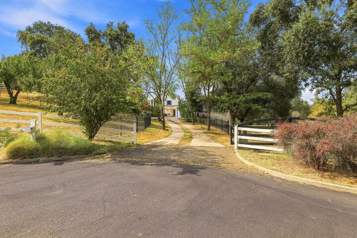 Property Photo: 180 Rainbow Valley Lane CA 95658