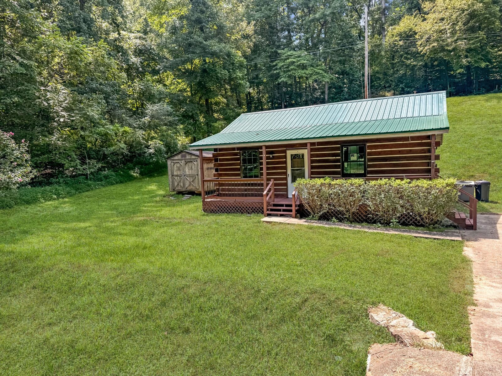 Property Photo: 165 Lakeshore Dr TN 37058