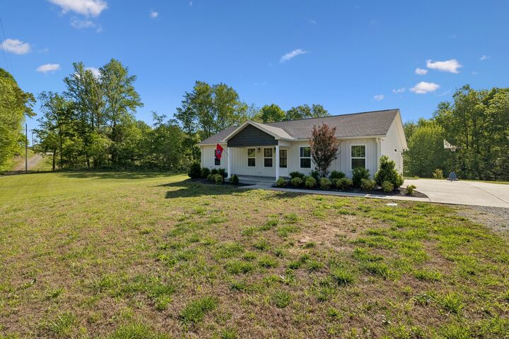 Property Photo:  300 Still Point Rd  TN 37166 