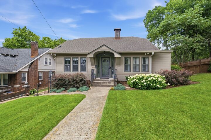 Property Photo:  1912 Ashwood Ave  TN 37212 