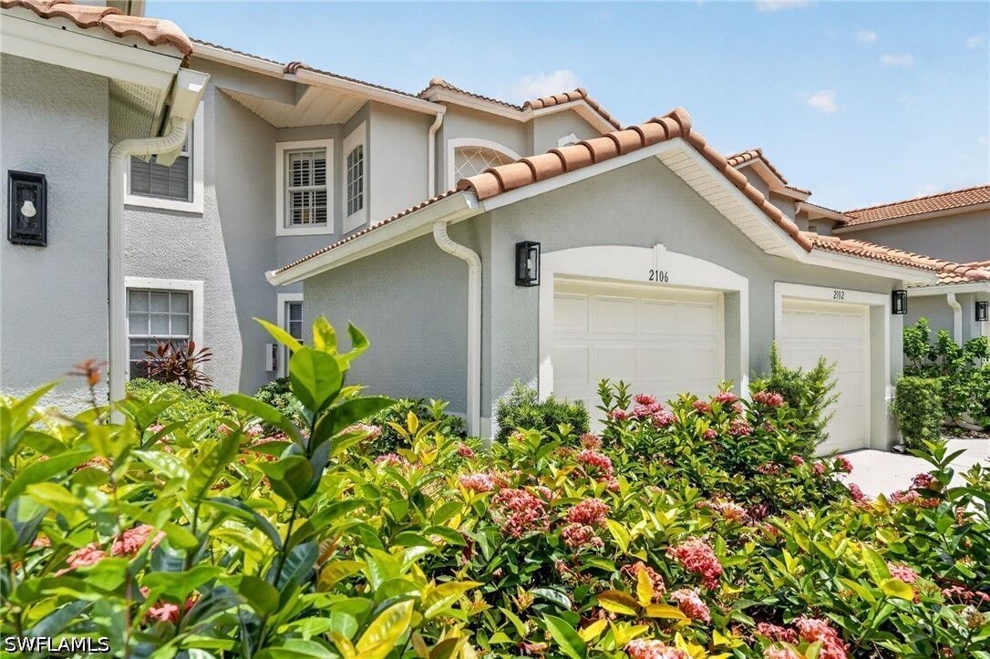 Property Photo:  1285 Sweetwater Cove 2106  FL 34110 