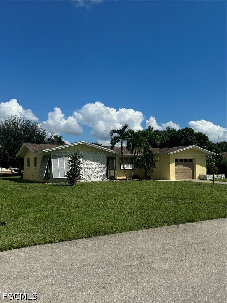 Property Photo: 5365 Delano Court FL 33904