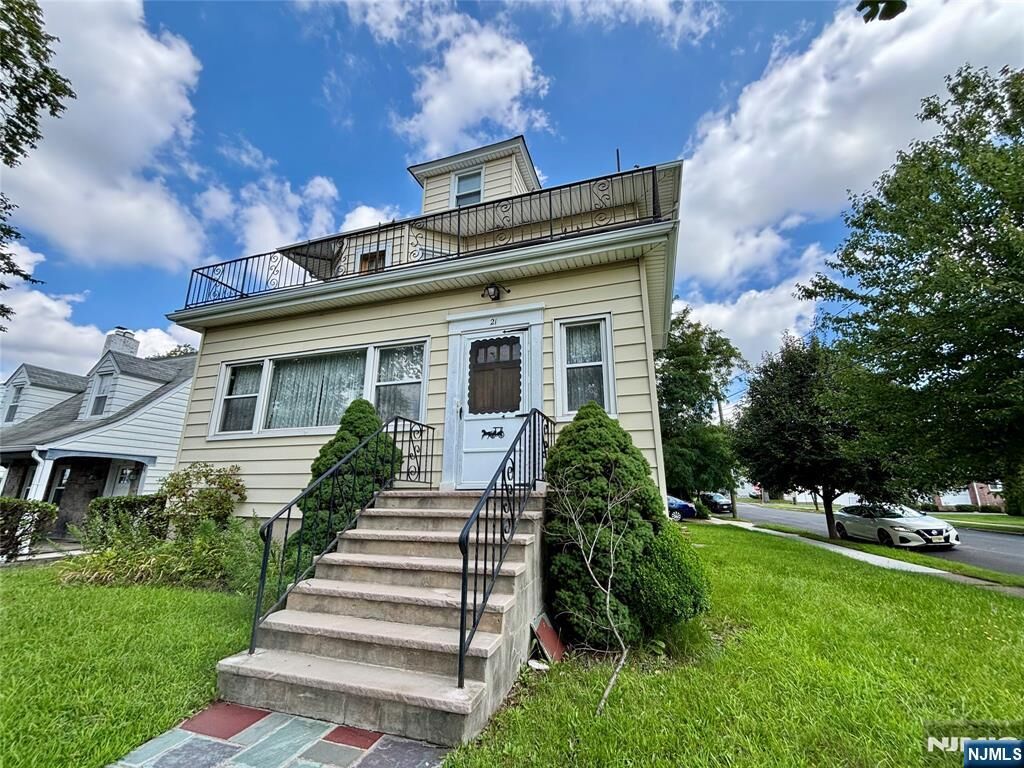 Property Photo:  21 Barrows Avenue 1st Flr  NJ 07070 