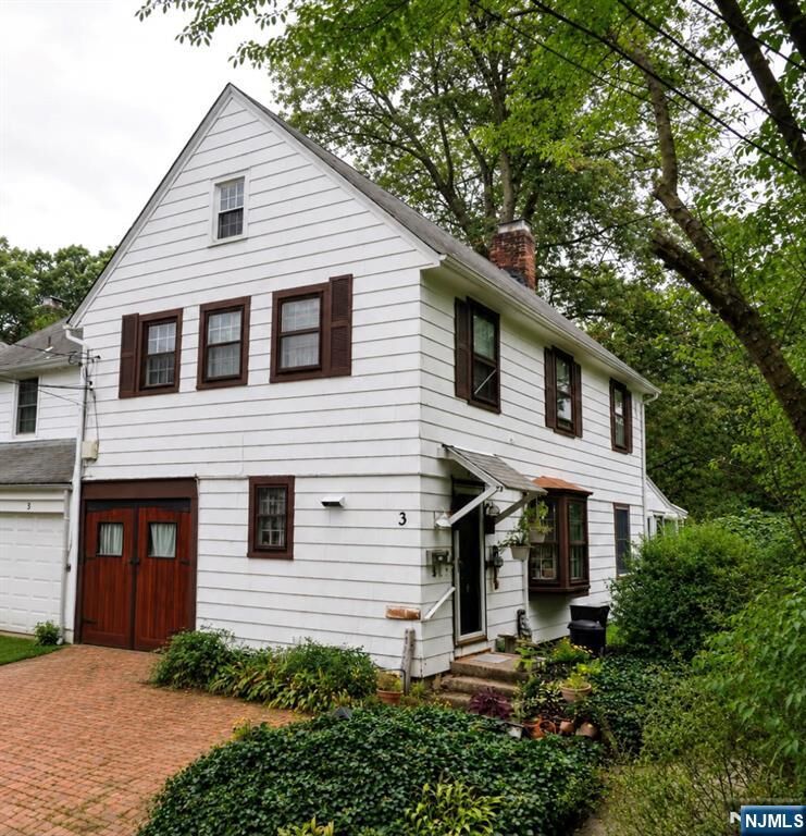 Property Photo:  3 Bolton Place  NJ 07410 