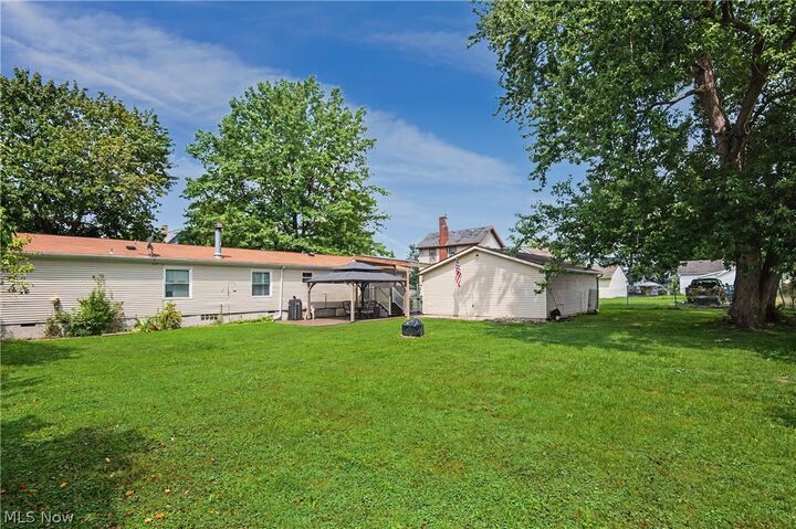 Property Photo:  209 Cherry Avenue  OH 44446 