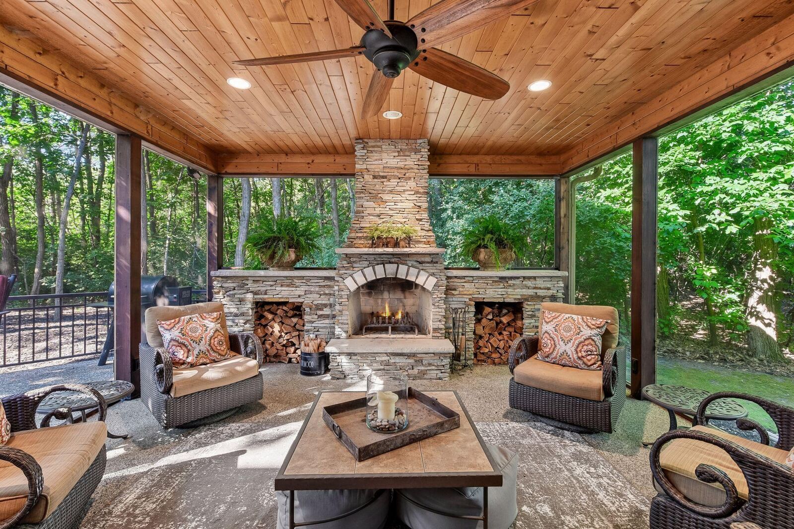 Property Photo: 9260 Red Oak Drive MN 55386