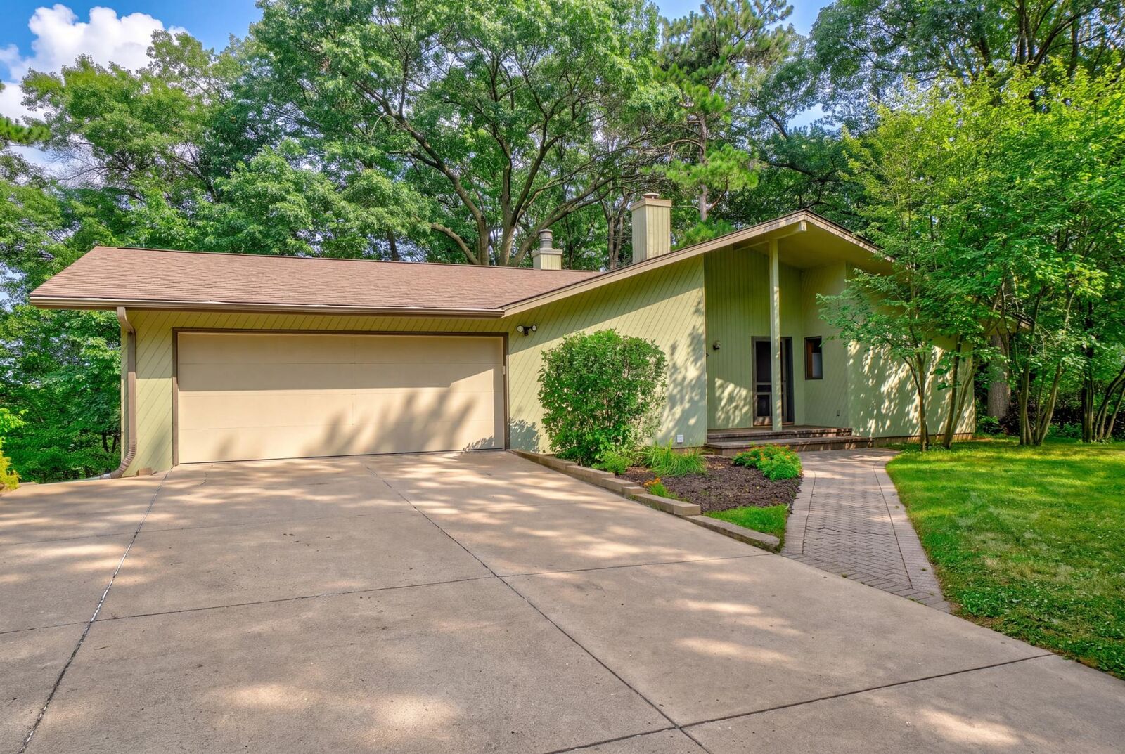 Property Photo:  515 Pine Tree Trail  MN 55082 