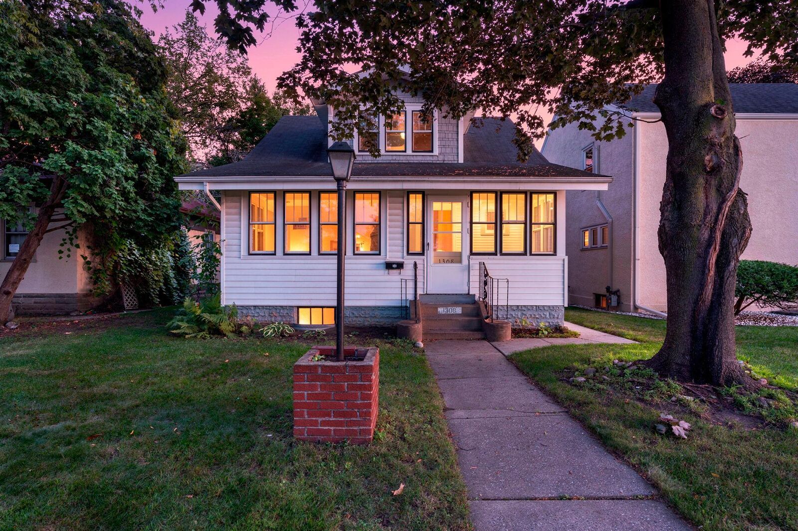 Property Photo:  1308 Juno Avenue  MN 55116 