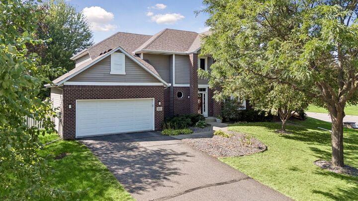Property Photo: 3925 Urbandale Lane N MN 55446