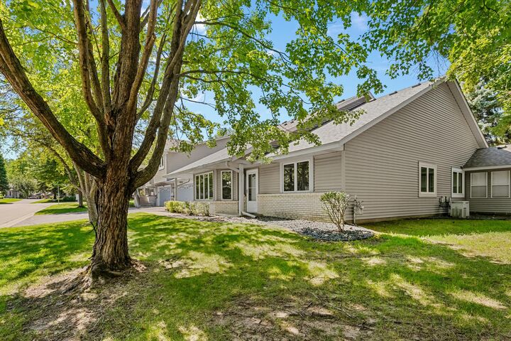 Property Photo:  2558 Sumac Circle  MN 55110 