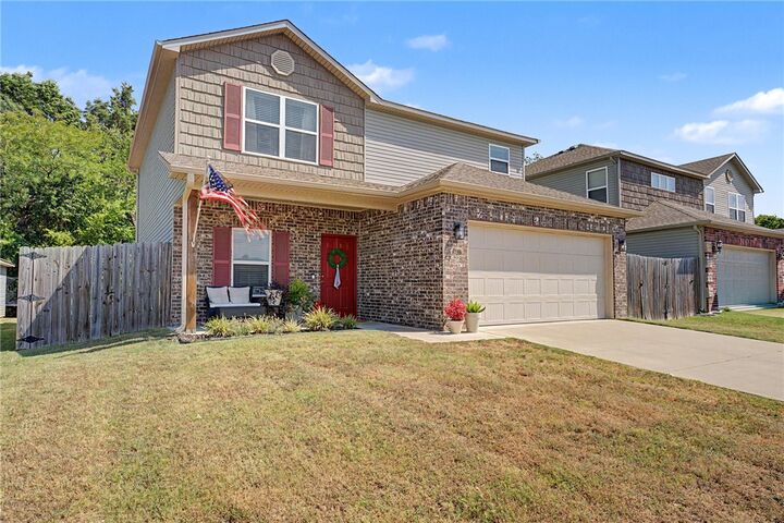 Property Photo: 4738 W Hoover Loop AR 72704