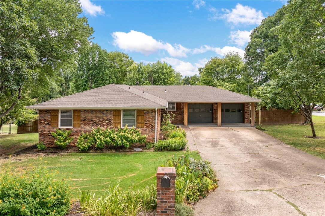 Property Photo: 1001 Eugene Street AR 72601