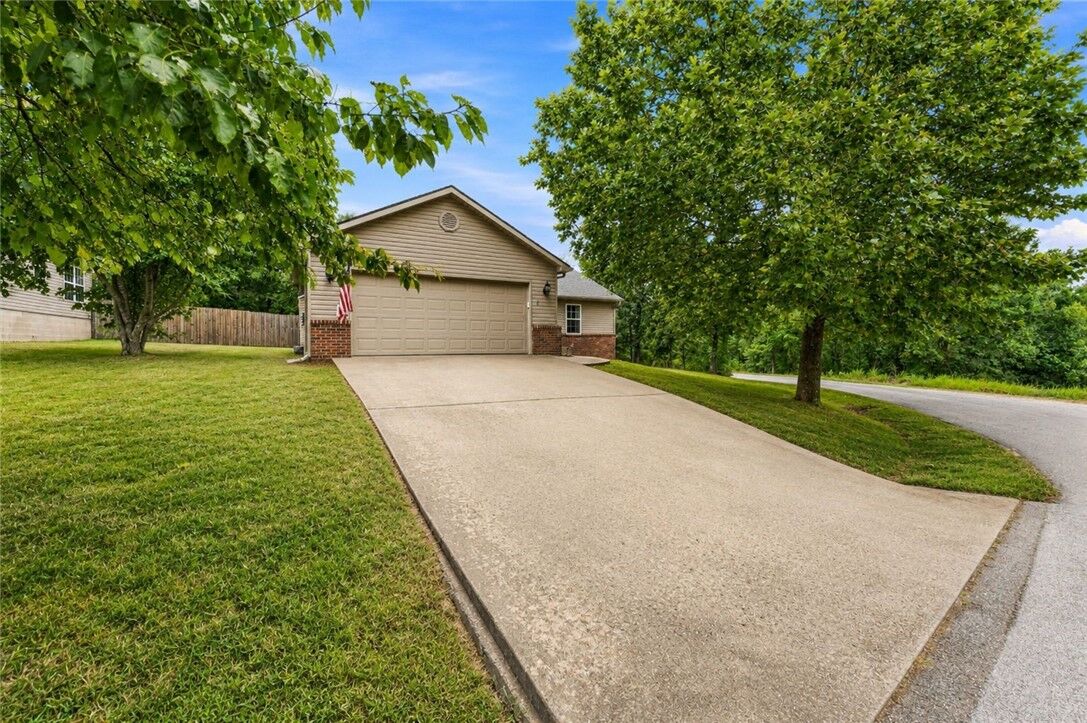 Property Photo:  7 Blythe Circle  AR 72714 