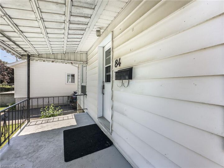 Property Photo: 84 Carleton Street ON K7K 4G1